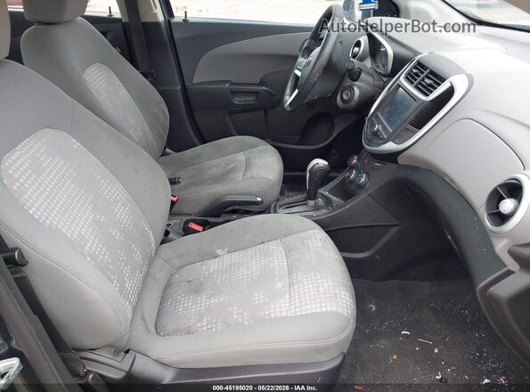 1G1JB5SH8H4157044 2017 CHEVROLET SONIC Gray Front interior view