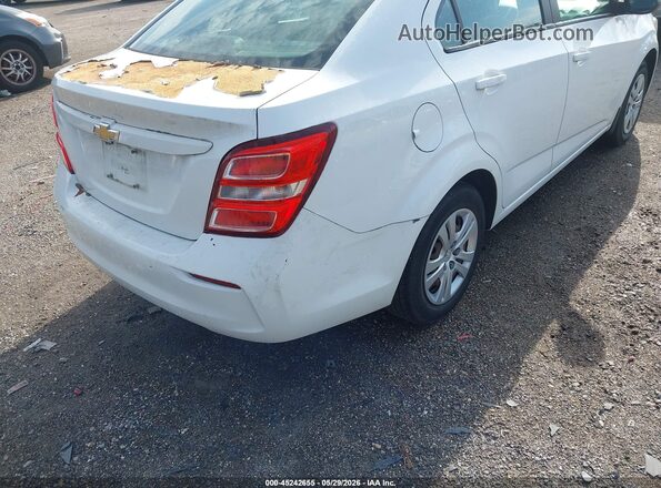 1G1JB5SH9J4123054 2018 CHEVROLET SONIC White Widok deski rozdzielczej