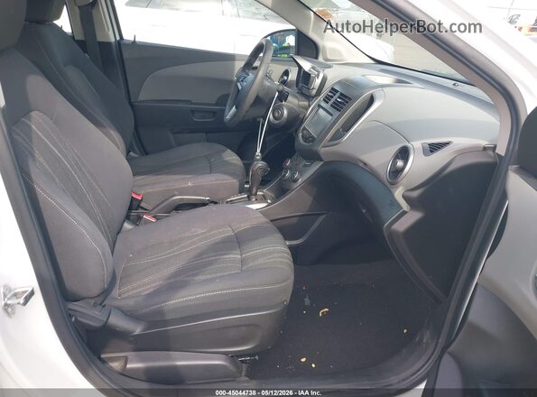 1G1JC5SH2G4177236 2016 CHEVROLET SONIC White წინა სალონის ხედი