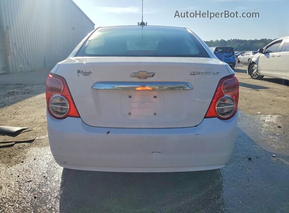 1G1JC5SH7G4122149 2016 CHEVROLET SONIC White Հետևի տեսք
