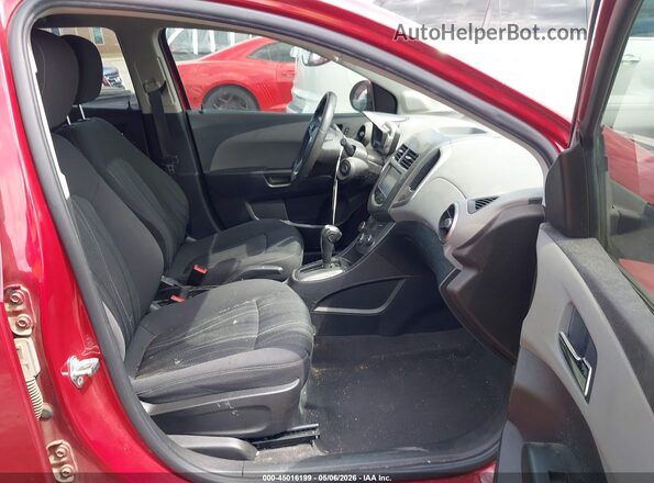 1G1JC6SB1G4141278 2016 CHEVROLET SONIC Красный Вид салона спереди