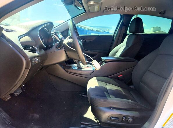 1G1ZD5ST2JF151283 2018 CHEVROLET MALIBU White Widok wnętrza z przodu
