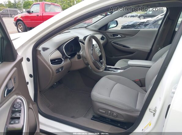 1G1ZD5ST2MF003087 2021 CHEVROLET MALIBU Белый Вид салона спереди