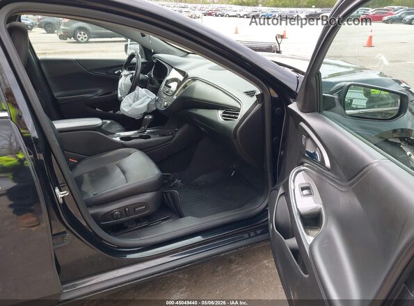 1G1ZE5ST2HF147693 2017 CHEVROLET MALIBU Black Front interior view