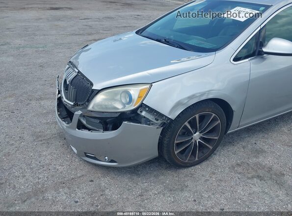 1G4PR5SK8H4100718 2017 BUICK VERANO Silver წინა ხედი