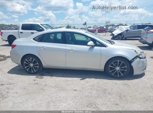 1G4PR5SK8H4100718 2017 BUICK VERANO Silver უკანა სალონის ხედი