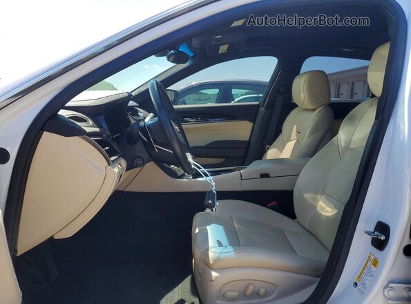 1G6AX5SS1J0130238 2018 CADILLAC CTS White Widok wnętrza z przodu