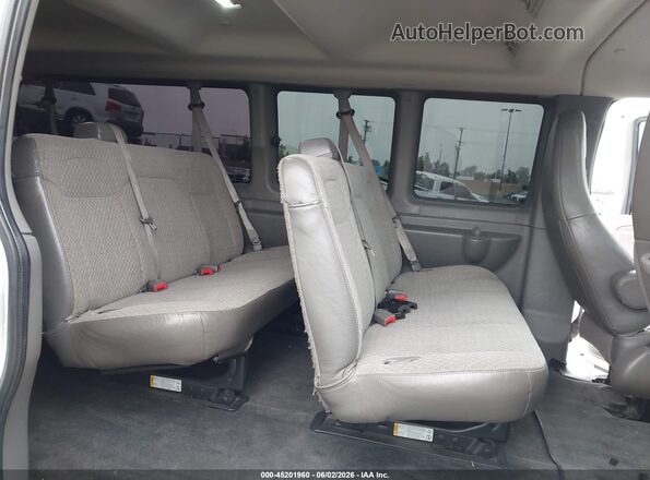 1GAZGPFG2H1172982 2017 CHEVROLET EXPRESS White VIN კოდის სტიკერის ხედი