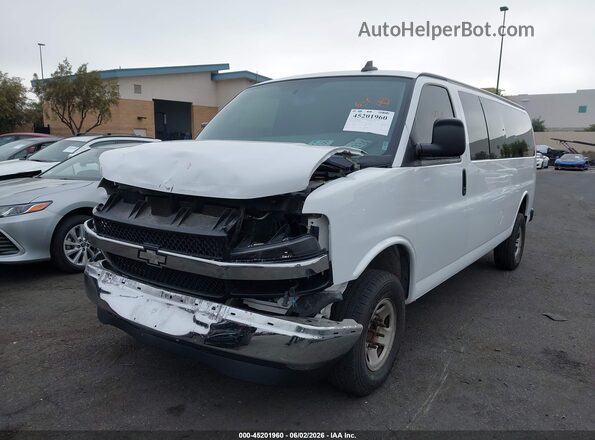 1GAZGPFG2H1172982 2017 CHEVROLET EXPRESS White წინა მარცხენა ხედი სამი მეოთხედიდან