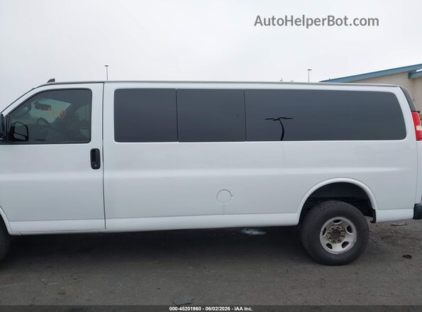 1GAZGPFG2H1172982 2017 CHEVROLET EXPRESS White 
