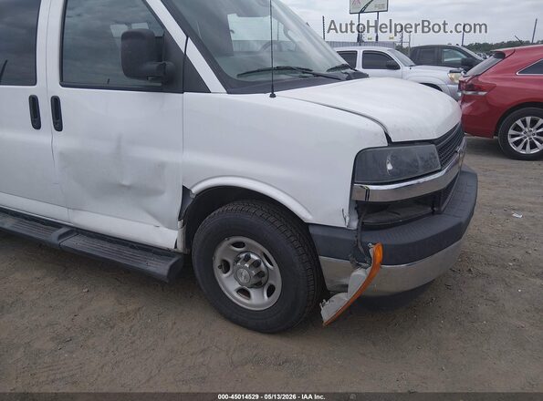 1GAZGPFG4K1295741 2019 CHEVROLET EXPRESS White Դիմացի տեսք