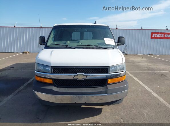 1GAZGPFG6J1260701 2018 CHEVROLET EXPRESS White Widok wnętrza z tyłu