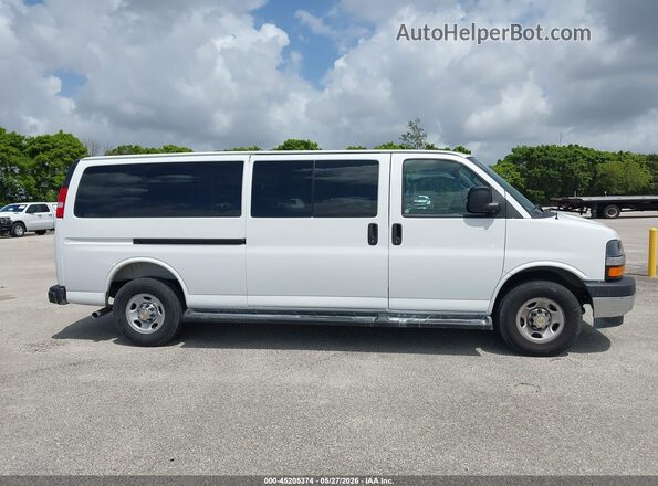 1GAZGPFP2S1228992 2025 CHEVROLET EXPRESS White Rear interior view