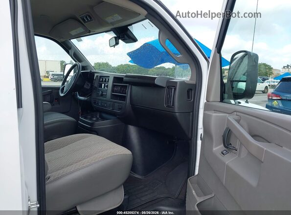 1GAZGPFP2S1228992 2025 CHEVROLET EXPRESS White Front interior view
