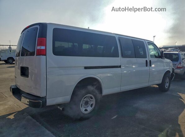 1GAZGPFP4R1202176 2024 CHEVROLET EXPRESS White Trasero derecho