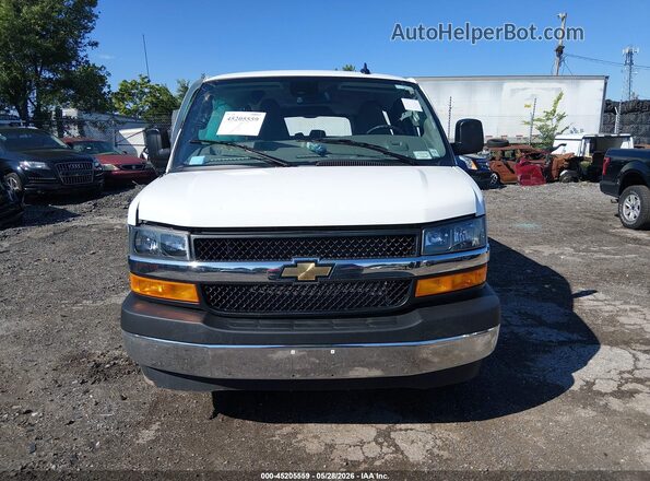 1GAZGPFP4S1258270 2025 CHEVROLET EXPRESS White Widok zestawu wskaźników