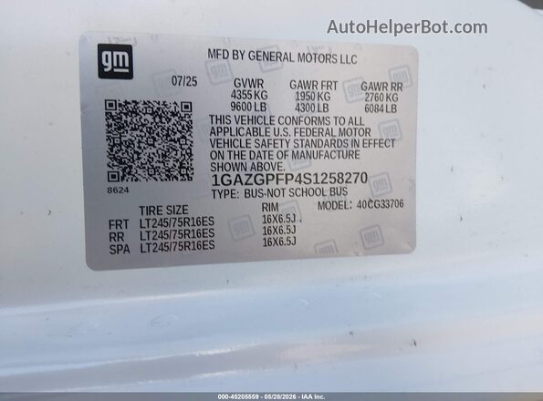 1GAZGPFP4S1258270 2025 CHEVROLET EXPRESS White Widok komory silnika