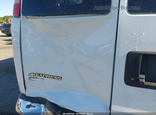 1GAZGPFPXK1176396 2019 CHEVROLET EXPRESS White Դիմացի տեսք
