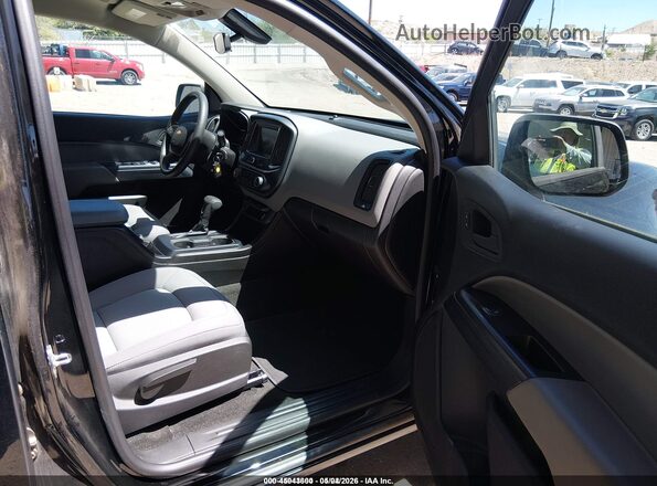 1GCGSBEA9J1268143 2018 CHEVROLET COLORADO Черный Вид салона спереди