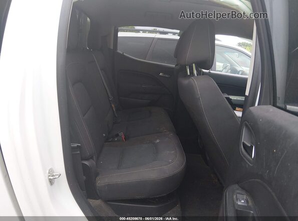 1GCGSCEN3J1173473 2018 CHEVROLET COLORADO White VIN կոդի պիտակի տեսք
