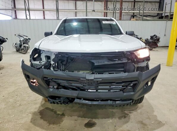 1GCPSBEK7S1239718 2025 CHEVROLET COLORADO White Вид спереду