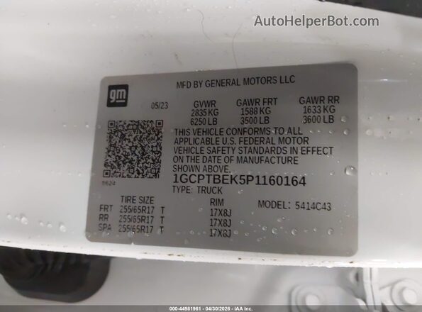 1GCPTBEK5P1160164 2023 CHEVROLET COLORADO White Engine compartment view