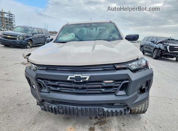 1GCPTEEK5T1130352 2026 CHEVROLET COLORADO Желто-коричневый Вид спереди
