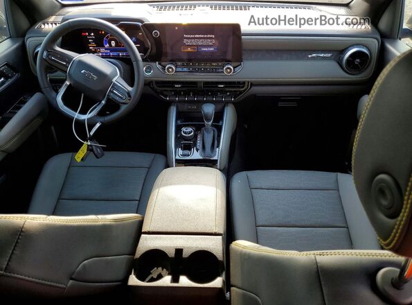 1GCPTFEKXT1123323 2026 CHEVROLET COLORADO Black Vista del salpicadero