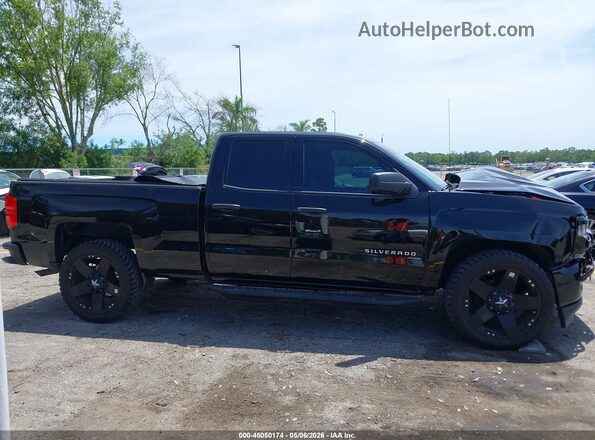 1GCRCPEC1HZ268878 2017 CHEVROLET SILVERADO Black Widok wnętrza z tyłu