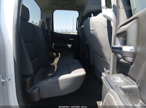 1GCRCREC7JZ117626 2018 CHEVROLET SILVERADO Silver Vista de la etiqueta del VIN