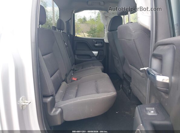 1GCVKREC2JZ357295 2018 CHEVROLET SILVERADO Silver VIN կոդի պիտակի տեսք