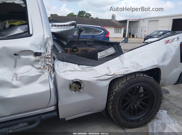 1GCVKREH6HZ335113 2017 CHEVROLET SILVERADO Серебряный 