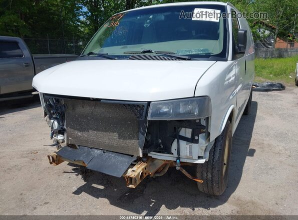 1GCWGAF15K1255090 2019 CHEVROLET EXPRESS Белый Вид задней части салона