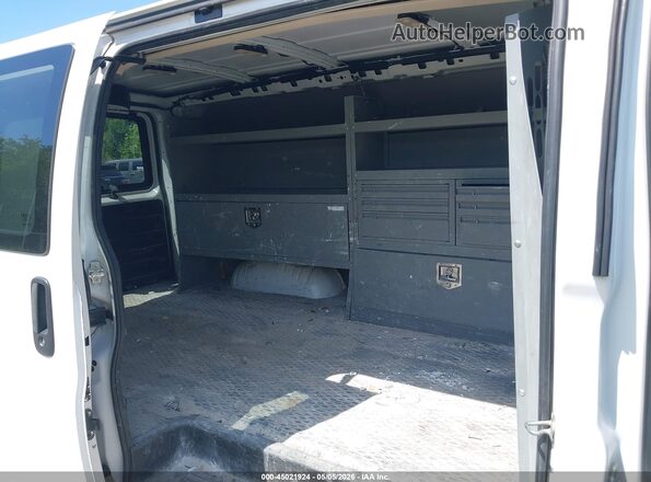 1GCWGAFF1H1185107 2017 CHEVROLET EXPRESS Белый 