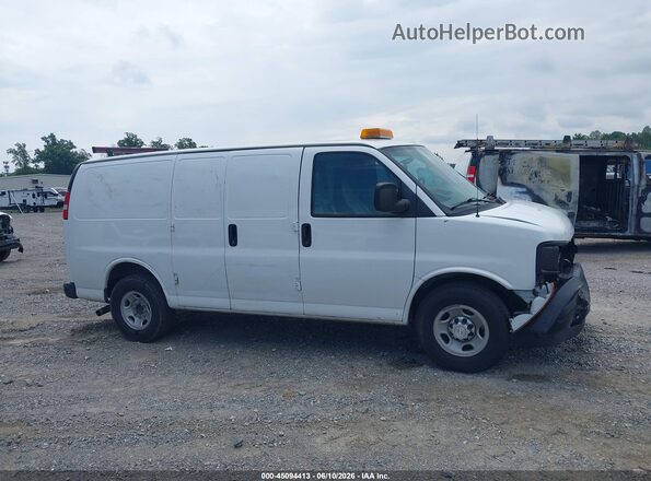 1GCWGAFF2H1139074 2017 CHEVROLET EXPRESS White Սալոնի հետևի տեսք