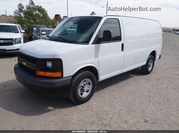 1GCWGAFG7H1247473 2017 CHEVROLET EXPRESS White Передня ліва чверть