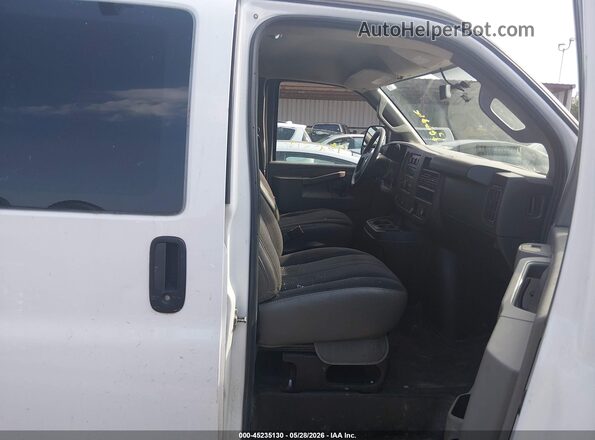 1GCWGAFGXK1231923 2019 CHEVROLET EXPRESS Белый Вид салона спереди