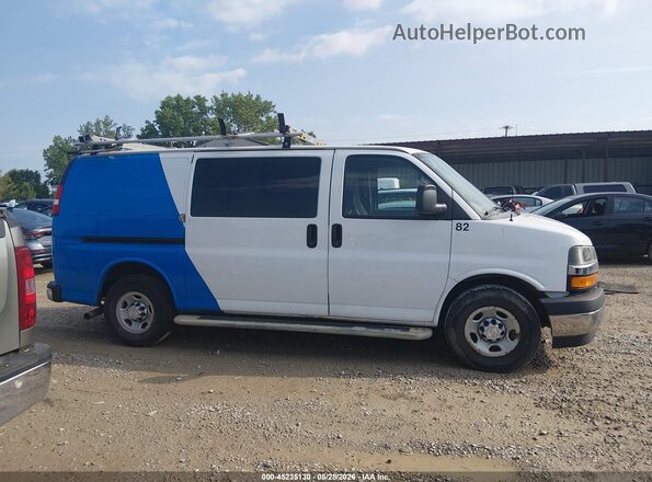 1GCWGAFGXK1231923 2019 CHEVROLET EXPRESS Белый Вид задней части салона