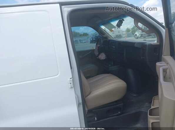 1GCWGAFP7K1358032 2019 CHEVROLET EXPRESS White Front interior view