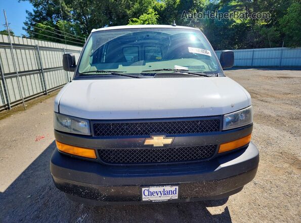 1GCWGAFP9N1180791 2022 CHEVROLET EXPRESS White Դիմացի տեսք