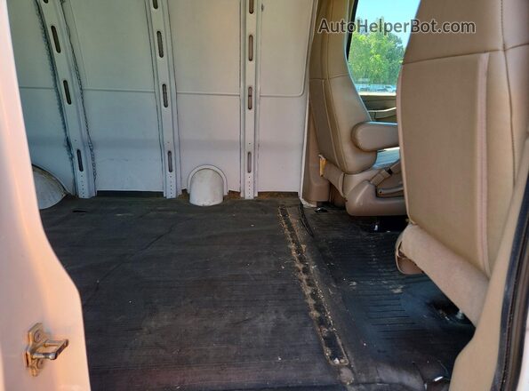 1GCWGAFP9N1180791 2022 CHEVROLET EXPRESS White Սալոնի հետևի տեսք