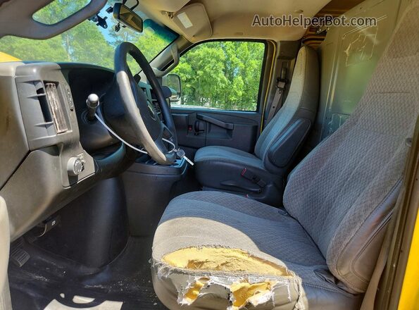 1GCWGAFPXL1158859 2020 CHEVROLET EXPRESS Yellow Front interior view