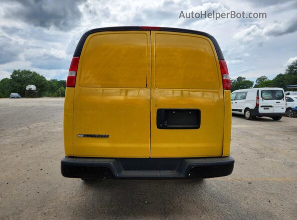 1GCWGAFPXL1158859 2020 CHEVROLET EXPRESS Yellow Rear view