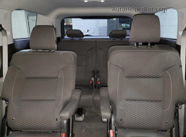 1GKKNSLSXKZ118627 2019 GMC ACADIA White Rear seats view