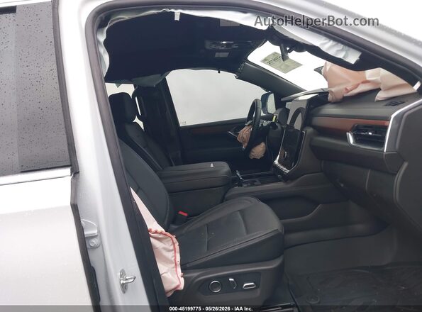 1GKS2DKL7TR176775 2026 GMC YUKON Белый Вид салона спереди