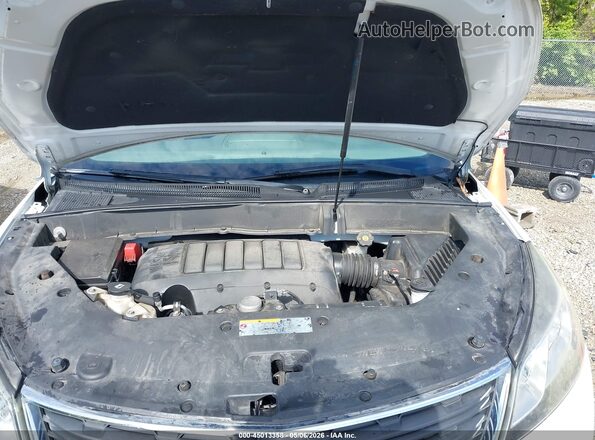 1GNKRFED1HJ309793 2017 CHEVROLET TRAVERSE White Widok z tyłu