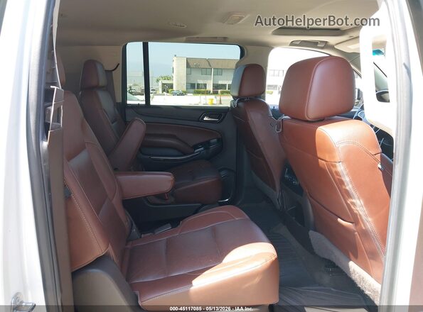 1GNSCJKC1JR110217 2018 CHEVROLET SUBURBAN White Widok naklejki z numerem VIN