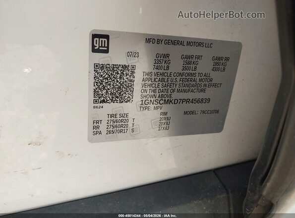 1GNSCMKD7PR456839 2023 CHEVROLET TAHOE Белый Вид подкапотного пространства