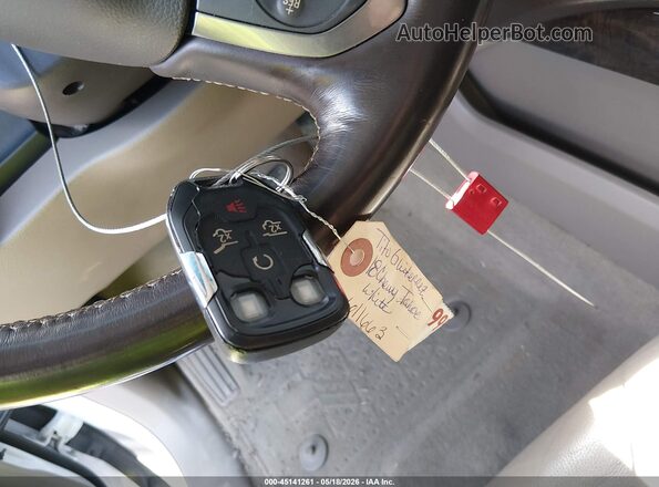 1GNSKBKC8JR186459 2018 CHEVROLET TAHOE Белый Вид панели приборов
