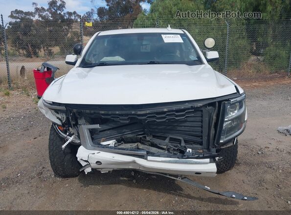 1GNSKFEC1JR317752 2018 CHEVROLET TAHOE White Widok wnętrza z tyłu